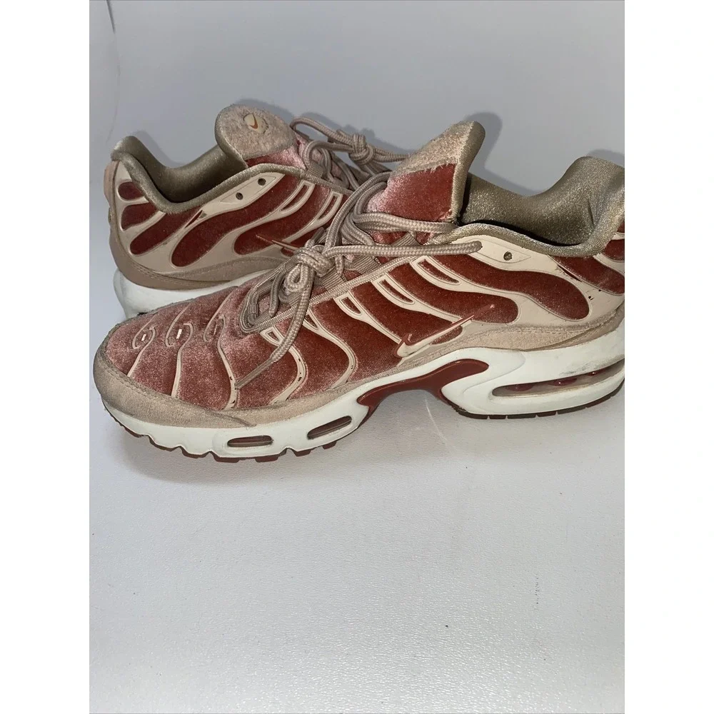 Nike Air Max Plus LX TN 1 Womens Suede Velvet Dusty Peach Pink AH6788-201 Sz 8.5